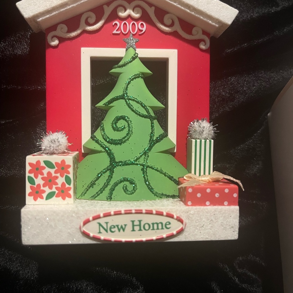 Hallmark 2009’New Home Ornament in Original Box - Picture 2 of 9
